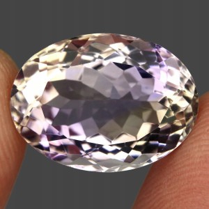 Kamień naturalny ametryn 11.66ct IF dwukolorowy