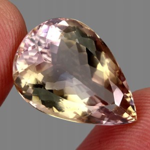 Kamień naturalny ametryn 15.06ct VVS dwukolorowy