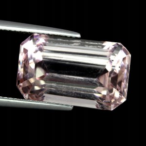 Kamień naturalny kunzyt 20.21ct VVS różowy